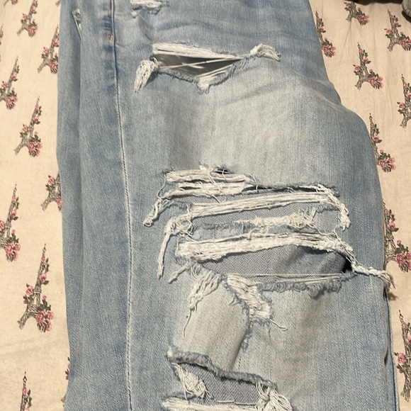 Jeans from American eagle and they are next level stretch and brand new - Picture 8 of 17